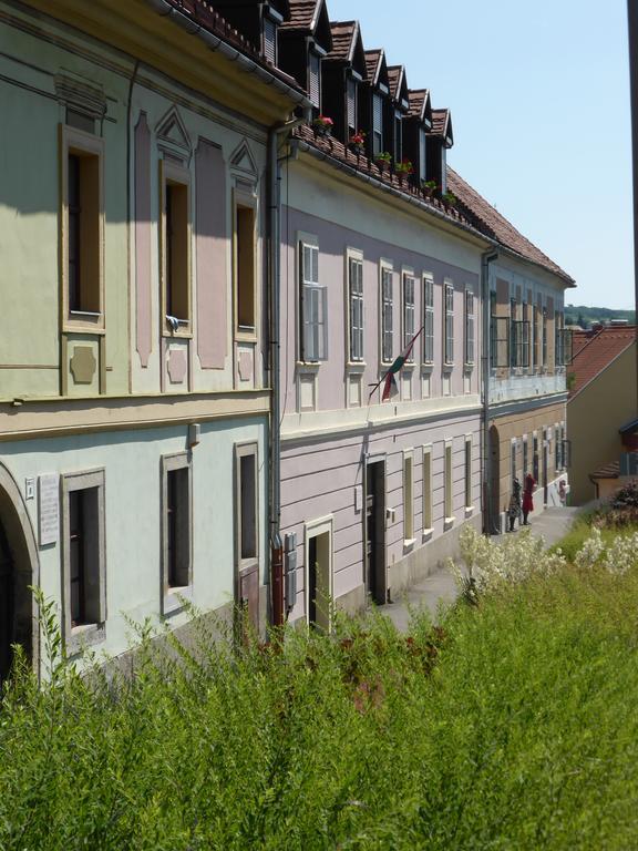 Brody Apartman Эгер Экстерьер фото
